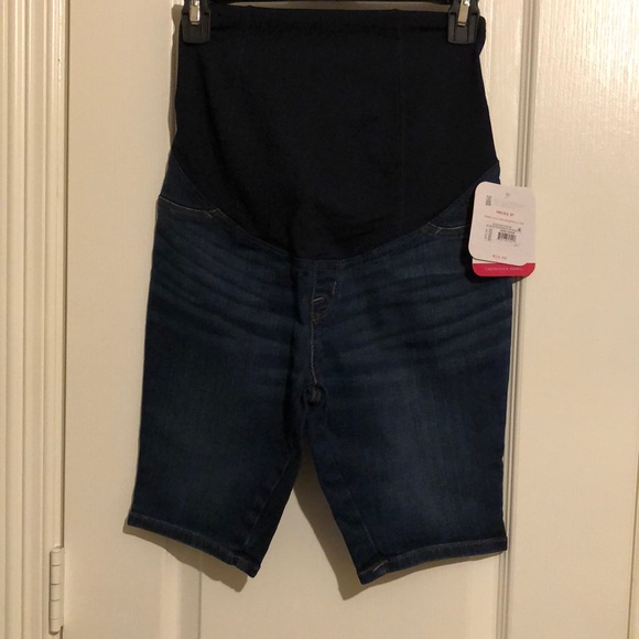 Isabel Maternity by Ingrid & Isabel Pants - NWT Isabel Maternity Shorts. Size 00/24